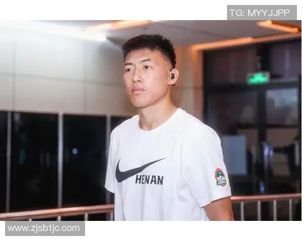 足球明星杨帅的个人简介与精彩瞬间照片分享