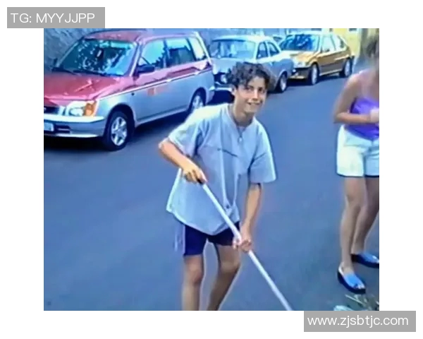 足球明星的孩子们幽默吐槽父母的奇葩瞬间与足球梦想 足球明星的孩子们幽默吐槽父母的奇葩瞬间与足球梦想